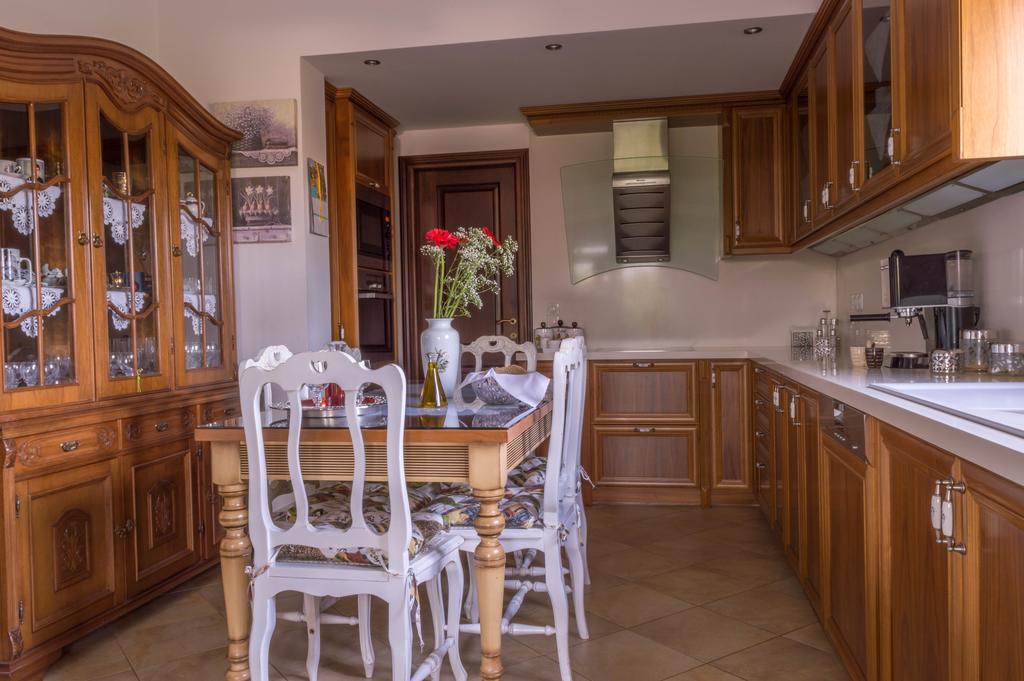 Luxury Villa קרטרוס מראה חיצוני תמונה